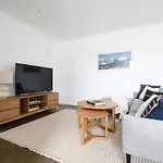 The Lookout - Sunny St Kilda Contemporary