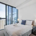 Melbourne 3Br Apartment