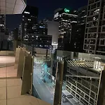 Superior 3 Bedroom Apartment In Melbourne Cbd