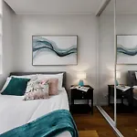 Serenity On Swanston - Stylish Cbd Living By Rmit