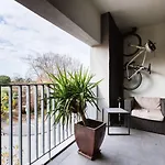 Southside St Kilda Seclusion With Balcony And Parking