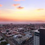 Sky High At Southbank - Sprawling Views And Free Parking