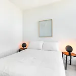 \'Sky-High 65\' Southbank Comfort With Sweeping Views