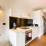 Southside St Kilda Seclusion With Balcony And Parking