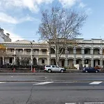 Nicholson\'S Nest - A Balcony Studio In Funky Fitzroy