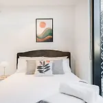Cozy 1B Apt In Central Mel -Unbeatable Location-#Eq16