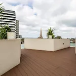 Bright And Stylish With Bay Views, Pool And Sauna