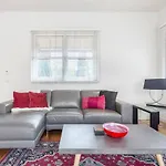 The Poppy - Townhouse Chic With Country Flair
