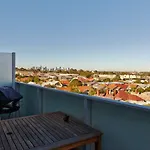 Highview On High St - A Balcony Haven In Northcote
