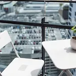 Stunning Sky-High Urban City Pad At Southbank