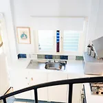 Amazing Apartment, Beautiful Location - Free Wifi
