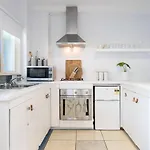 Amazing Apartment, Beautiful Location - Free Wifi