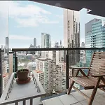 Cradle The Clouds - Southbank Stay With Parking