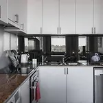 Grand Luxury In The Cbd Along The Yarra River