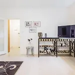 \'The Courtyard Chateau\' Fresh And Modern Off Toorak Rd