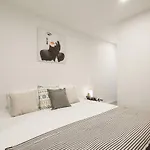 Modern And Cosy Parkland Retreat Near Yarra River