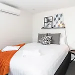 Coveted Collingwood - Balcony Hideaway With Views