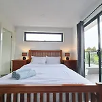 Rosie Townhouse In Prime Location Close To Cbd