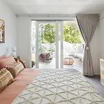 Canopy Terrace - Retreat To Voguish Urban Charm