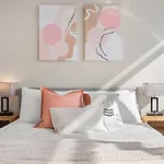 Breathtaking View - 2Br Apt In Melbourne Cbd W Gym