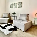 Studio, Carlton, Queen Victoria Market, Uni Melb
