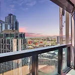 Steps To Rmit Uni & A Range Of City Life 2B2B