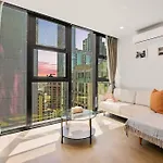 Steps To Rmit Uni & A Range Of City Life 2B2B