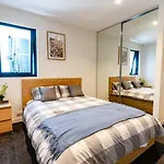 Yarra River View Apartment Room