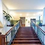 Nova - Inner City Double Storey Loft With Views