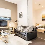 Escape At Collins \'Penthouse\' Apartment Melbourne Cbd
