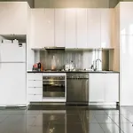 Escape At Collins \'Penthouse\' Apartment Melbourne Cbd
