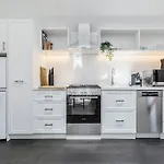 The Little Sage - A Lodge-Style Urban Retreat