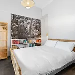 Refined 2-Bed House With A Charming Courtyard