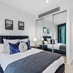 Convenient Southbank 2-Bed, Woolworths At Doorstep