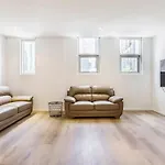 2-Bedroom Apartment In Melbourne City With Carpark