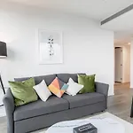Olive Alcove - A Sweeping Skyline Sanctuary Near Cbd