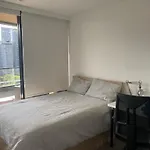 Spacious 2 Bed Apartment, Great Location