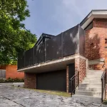 The Little Sage - A Lodge-Style Urban Retreat