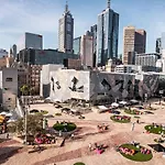High-Rise Condo In Melbourne Cbd