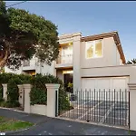 Luxurious Townhouse Retreat In Prestigious Brighton