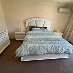 Luxurious Townhouse Retreat In Prestigious Brighton