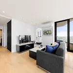 Convenient Located 1Bedroom Apartment In St Kilda