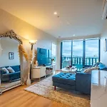2Br Huge Balcony With Private Spa Pool Gym And Views