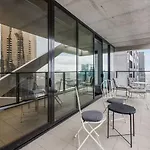 City Road Sanctuary With Sunset Views & Parking