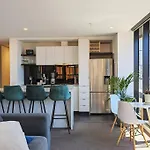 Breathtaking Views Of Yarra River And City Skyline With Free Parking Gym Access