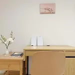 Queens Place 1B/View/Workplace/Swimming Pool/Gym
