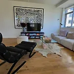 Luxury Living In The Paris End