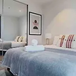 Cozy 1B Apt In Central Mel -Unbeatable Location- #Eq35