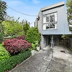 Walk To The Tennis And Mcg! Townhouse In Richmond