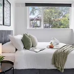 Charnwood 2Br: Homely Haven